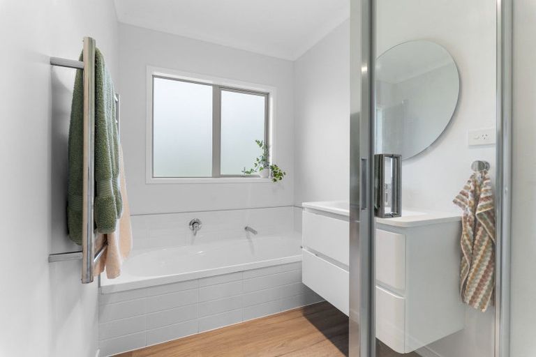 Photo of property in 489a Barrett Road, Omata, New Plymouth, 4374