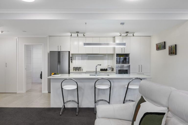 Photo of property in 90 Panorama Heights, Orewa, 0931