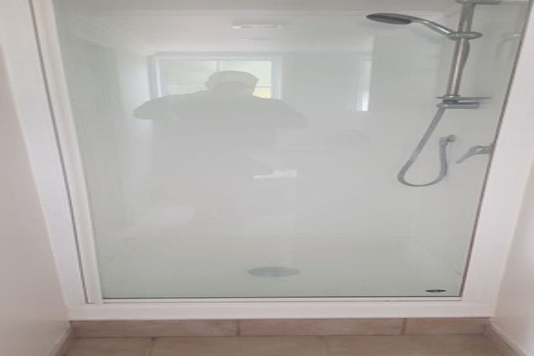 Photo of property in 37 John Dee Crescent, Red Beach, 0932