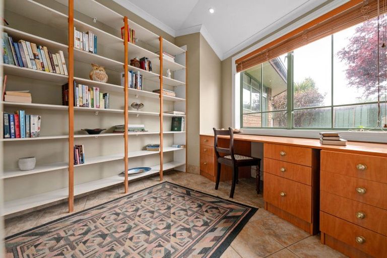 Photo of property in 17 Te Puroa Place, Huntington, Hamilton, 3210