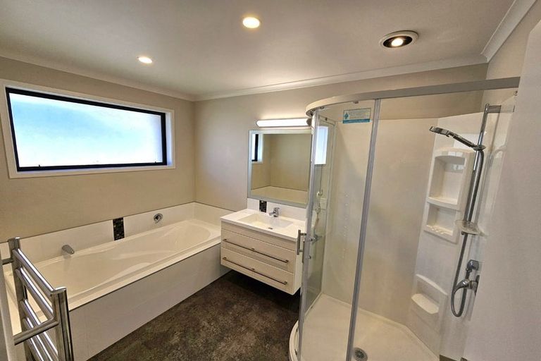 Photo of property in 18 Keene Drive, Bell Block, New Plymouth, 4312