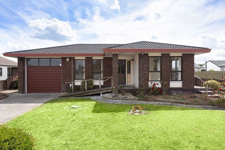 Photo of property in 12 Jasmine Avenue, Dinsdale, Hamilton, 3204