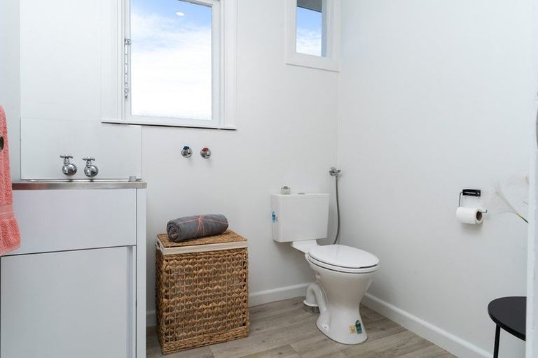 Photo of property in 17 Woodgrove Avenue, North New Brighton, Christchurch, 8083