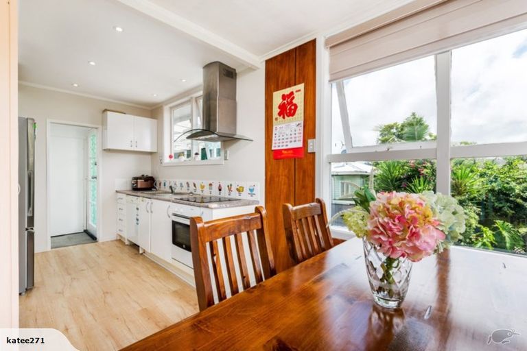 Photo of property in 1/22 Larnoch Road, Henderson, Auckland, 0610