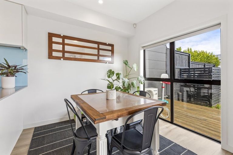 Photo of property in 7/46 Jane Maree Road, Kumeu, 0810