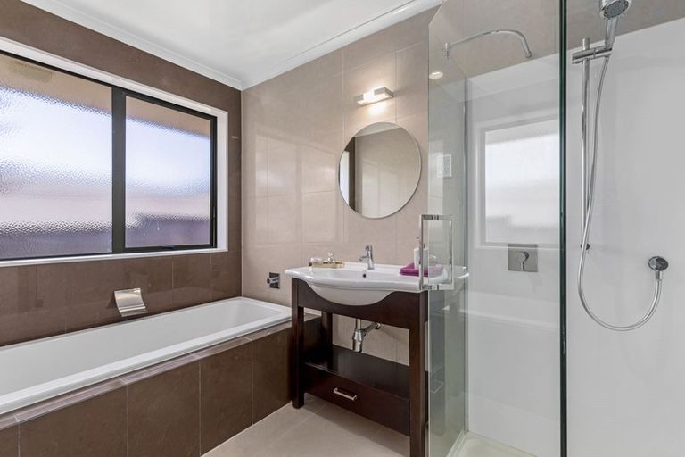 Photo of property in 3 Amber Glen, Albany, Auckland, 0632