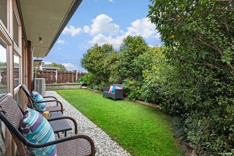 Photo of property in 4 Tawa Road, Te Atatu Peninsula, Auckland, 0610