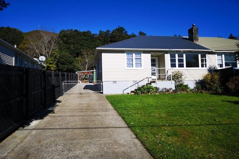 Photo of property in 41 Cleland Crescent, Naenae, Lower Hutt, 5011
