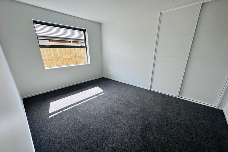 Photo of property in 32 Eileen Way, Rolleston, 7615