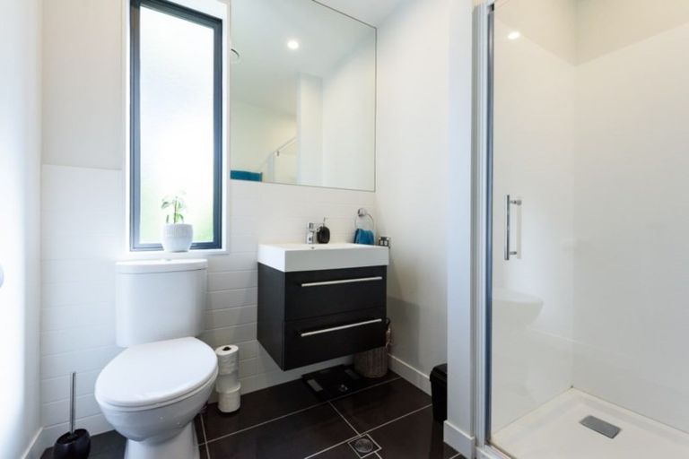 Photo of property in 22/8u Thatcher Crescent, Crofton Downs, Wellington, 6035