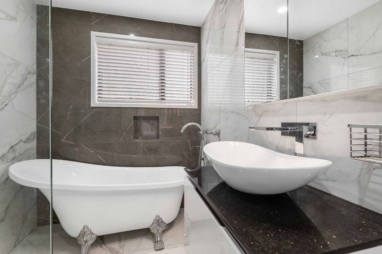 Photo of property in 108 Weatherly Road, Torbay, Auckland, 0630