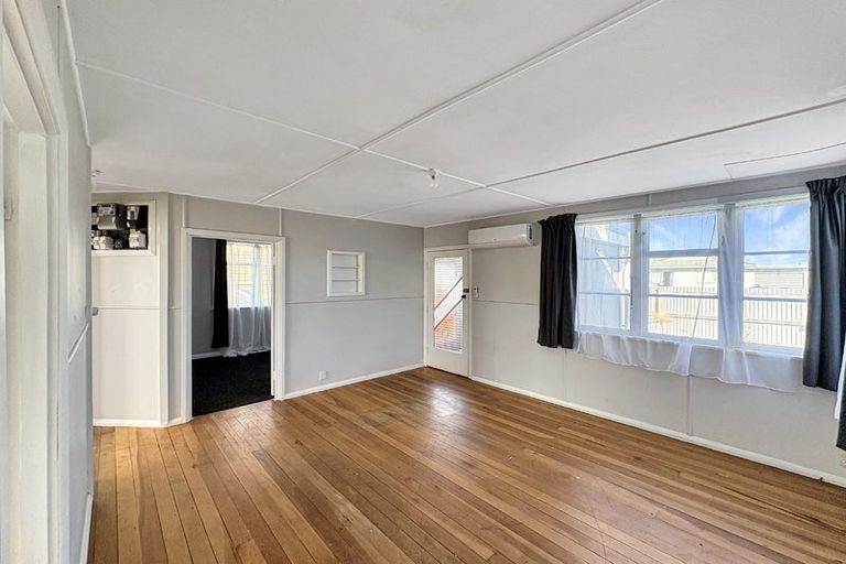 Photo of property in 15 Pratt Avenue, Foxton Beach, Foxton, 4815