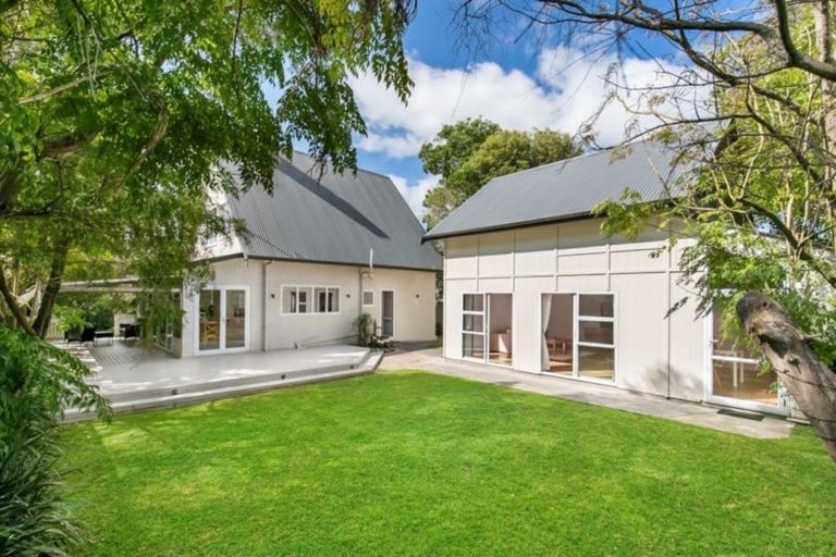 Photo of property in 490 Te Atatu Road, Te Atatu Peninsula, Auckland, 0610