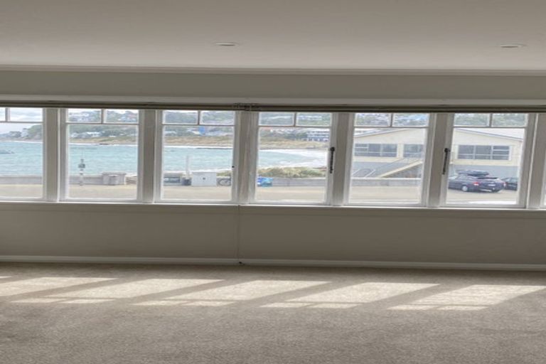 Photo of property in 230 The Esplanade, Island Bay, Wellington, 6023
