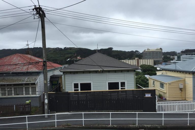 Photo of property in 137 Wallace Street, Mount Cook, Wellington, 6021