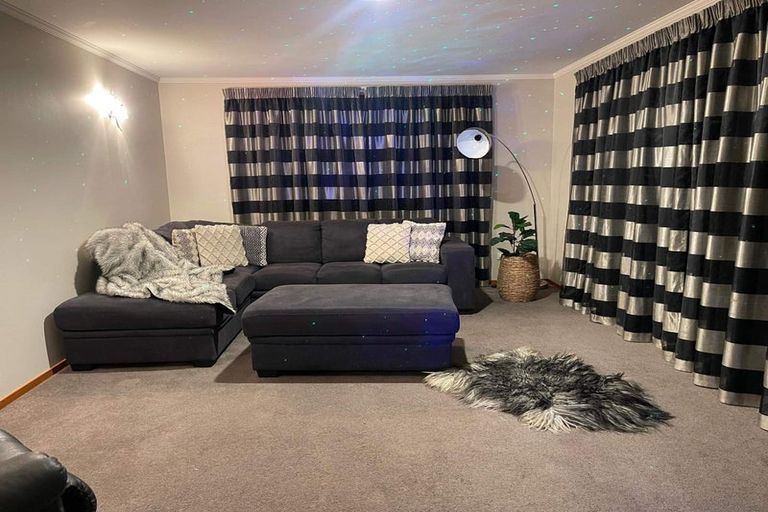 Photo of property in 13 Sandown Street, Waihola, Milton, 9073