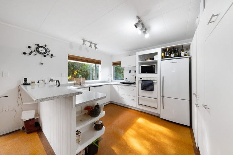 Photo of property in 215 Kaipara Road, Papakura, 2582