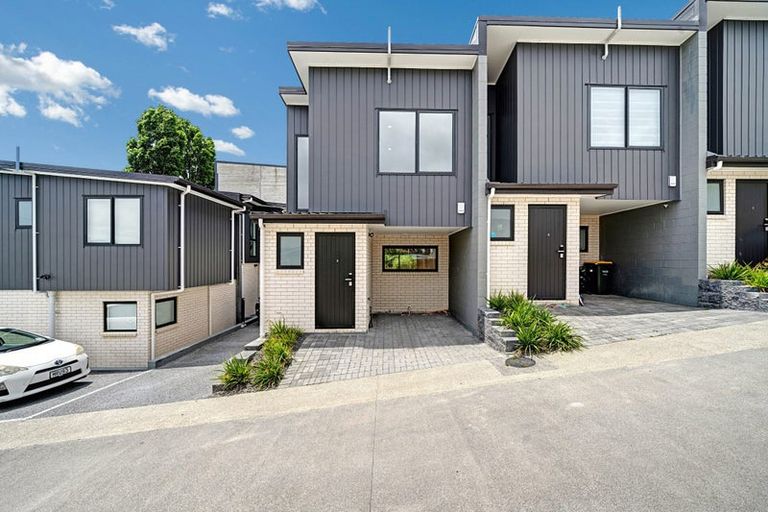 Photo of property in 2 Ba Lane, Ranui, 0612