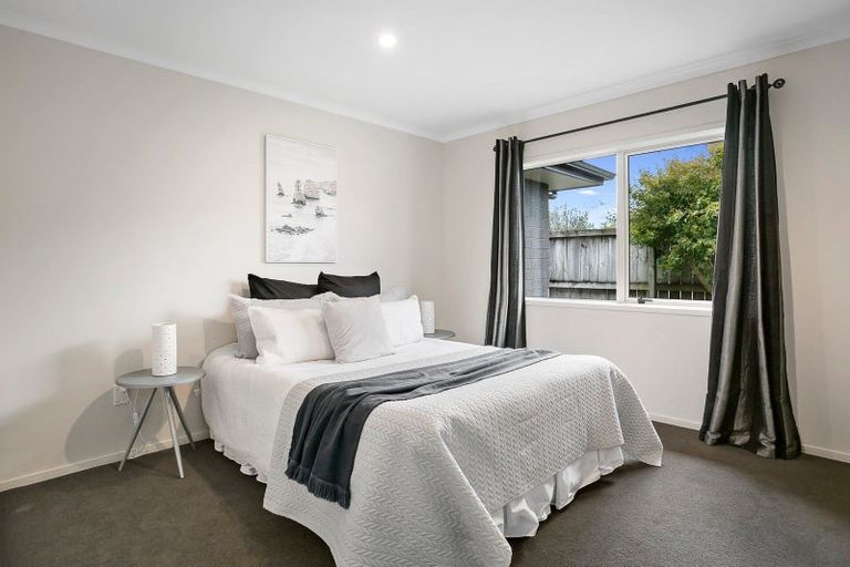 Photo of property in 4 Rose Leigh Drive, Cambridge, 3434