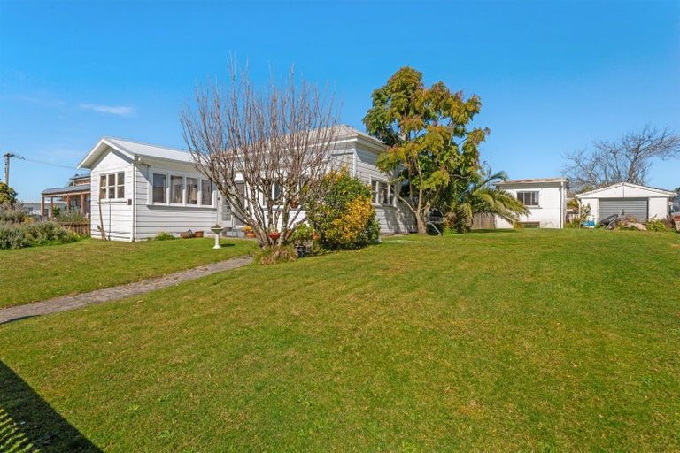 Photo of property in 384 Aberdeen Road, Gisborne, 4010