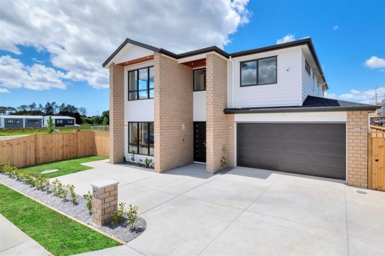 Photo of property in 1 Huahua Crescent, Papakura, 2110