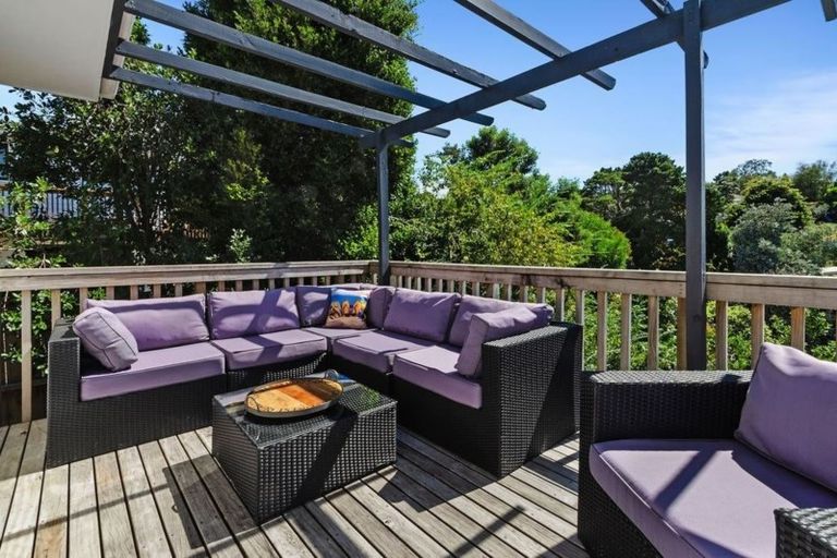 Photo of property in 1/46 Weatherly Road, Torbay, Auckland, 0630
