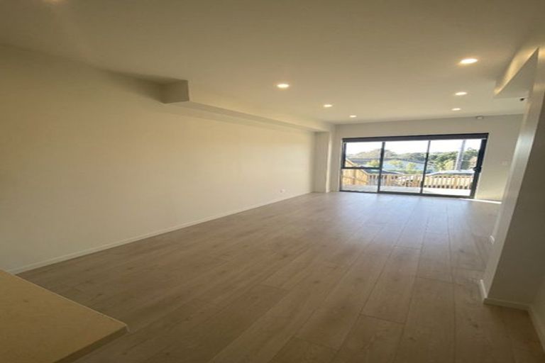 Photo of property in 2/39 Renata Crescent, Te Atatu Peninsula, Auckland, 0610