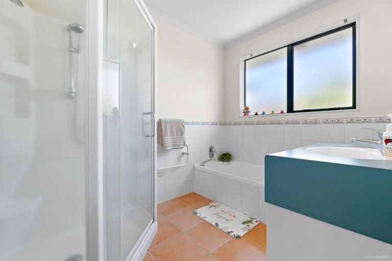 Photo of property in 213 Kilkenny Drive, East Tamaki Heights, Auckland, 2016