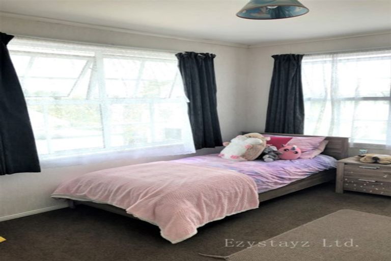 Photo of property in 45 Colwill Road, Massey, Auckland, 0614