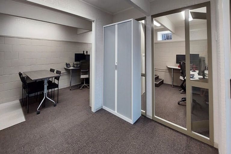 Photo of property in 97a Glanmire Road, Newlands, Wellington, 6037