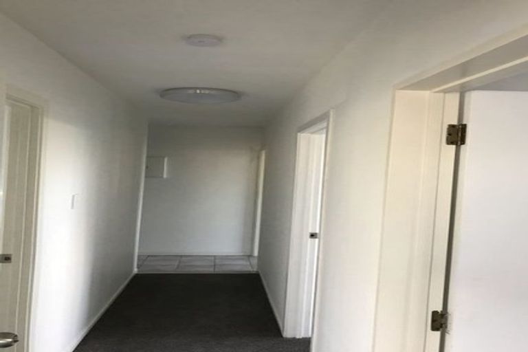 Photo of property in 217 Sturges Road, Henderson, Auckland, 0612