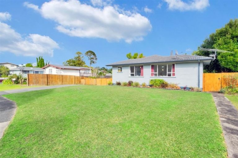 Photo of property in 11 South Pacific Place, Henderson, Auckland, 0612