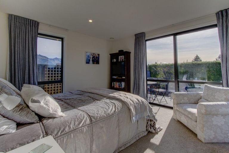 Photo of property in 2 Alpha Close, Wanaka, 9305