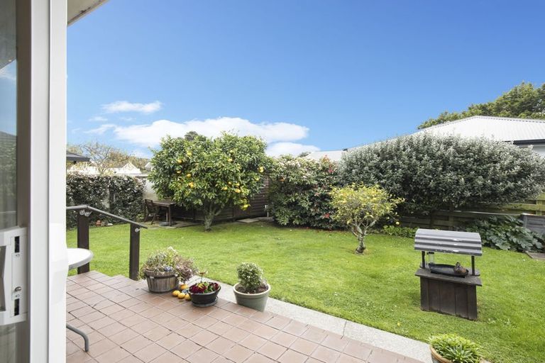 Photo of property in 11a Arthur Grove, Waikanae, 5036