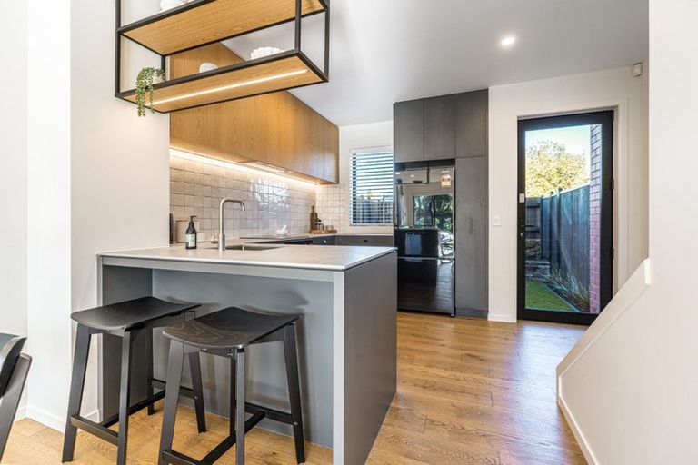 Photo of property in 2/7 Boyd Avenue, Mangere Bridge, Auckland, 2022