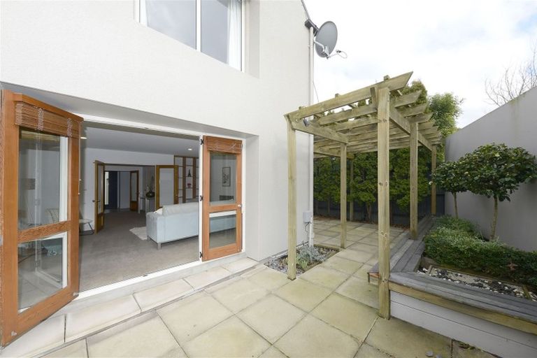 Photo of property in 30 Oakford Close, Riccarton, Christchurch, 8011