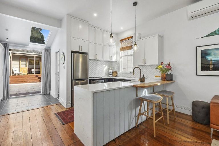 Photo of property in 63 Herald Street, Berhampore, Wellington, 6023