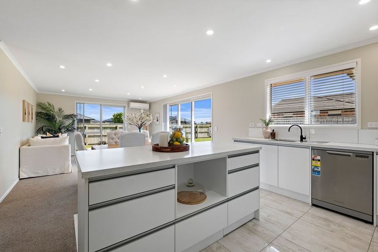 Photo of property in 1 Reremoana Close, Hawera, 4610