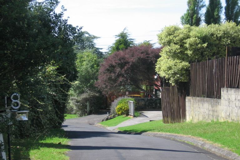 Photo of property in 16 Pokapu Street, Titirangi, Auckland, 0600