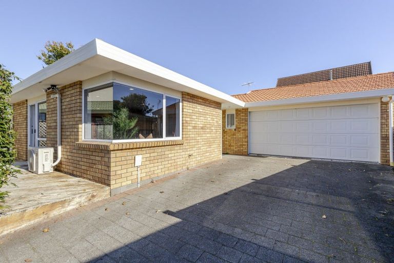 Photo of property in 3/20 Kellyville Heights, Merrilands, New Plymouth, 4312