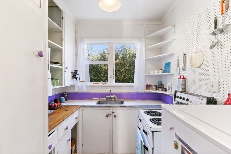 Photo of property in 24 Hudson Street, Island Bay, Wellington, 6023