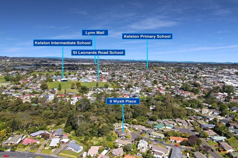 Photo of property in 9 Wyatt Place, Glendene, Auckland, 0602