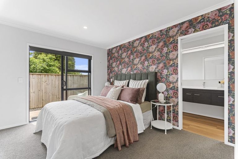 Photo of property in 25b Karaka Street, Merrilands, New Plymouth, 4312