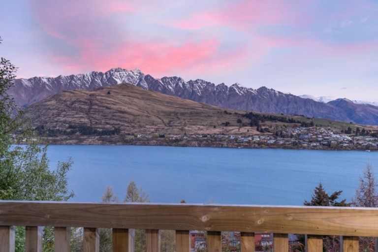 Photo of property in 6a Gum Lane, Queenstown, 9300