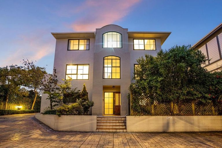 Photo of property in 16g Hobson Street, Thorndon, Wellington, 6011