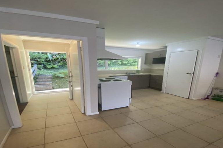 Photo of property in 15f1 Bloomsbury Grove, Newlands, Wellington, 6037
