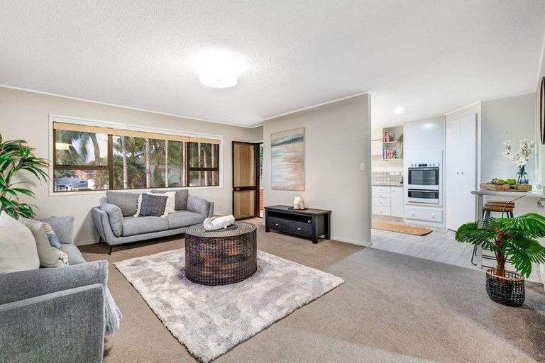 Photo of property in 54 The Circle, Manly, Whangaparaoa, 0930