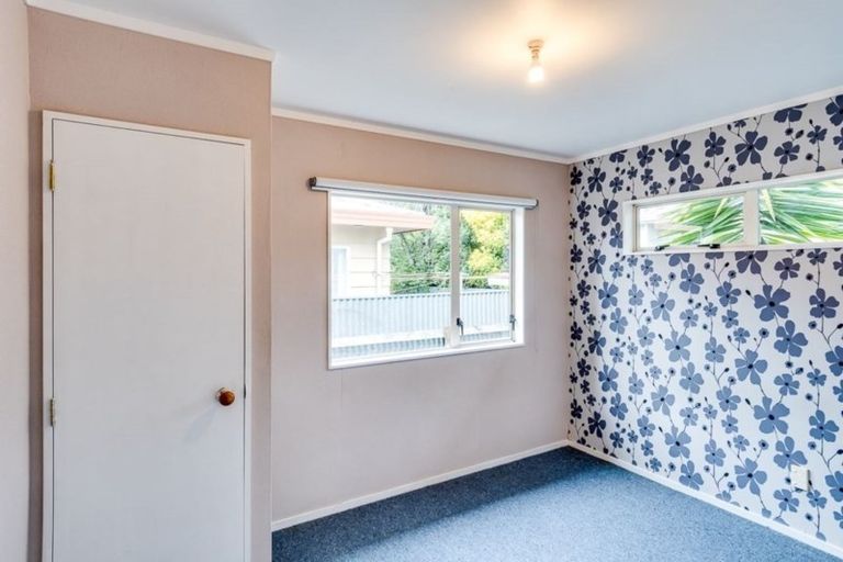 Photo of property in 1a Rimu Place, Taradale, Napier, 4112