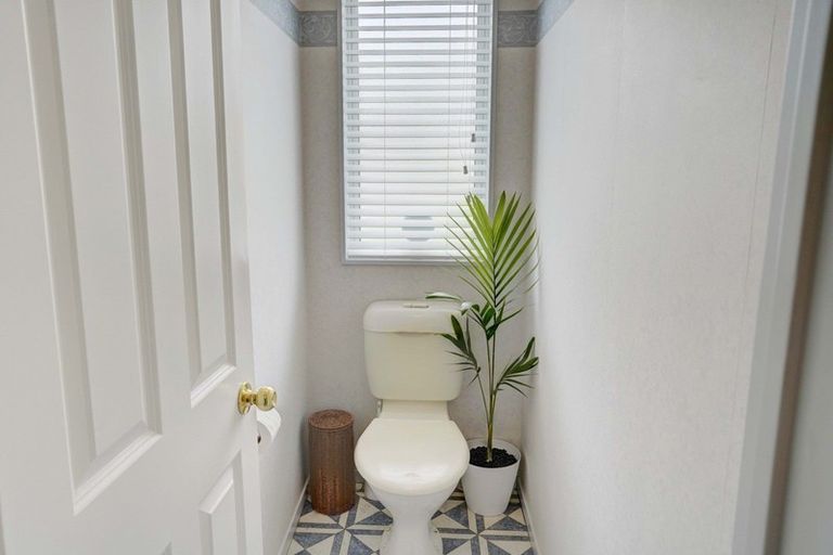 Photo of property in 23 Farnborough Drive, Nawton, Hamilton, 3200