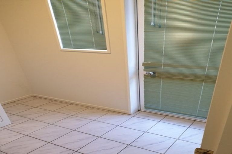 Photo of property in 1/8 Wardour Mews, Avonhead, Christchurch, 8042